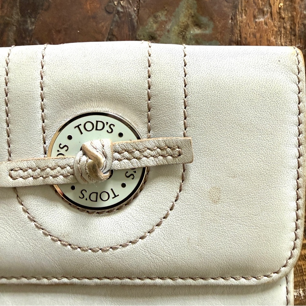 【TOD'S】Wallet Lavender-colored leather